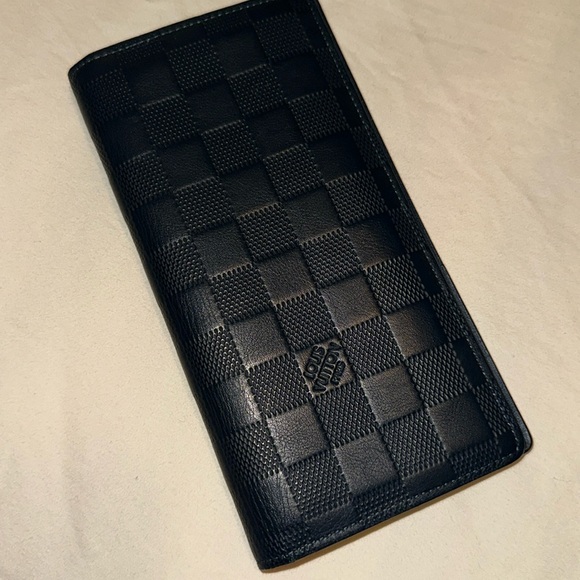 Louis Vuitton Men long wallet - Picture 1 of 7